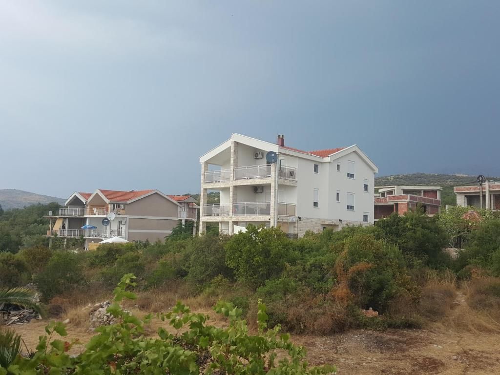 Апартаменты Apartment Vila Mirela Кримовица